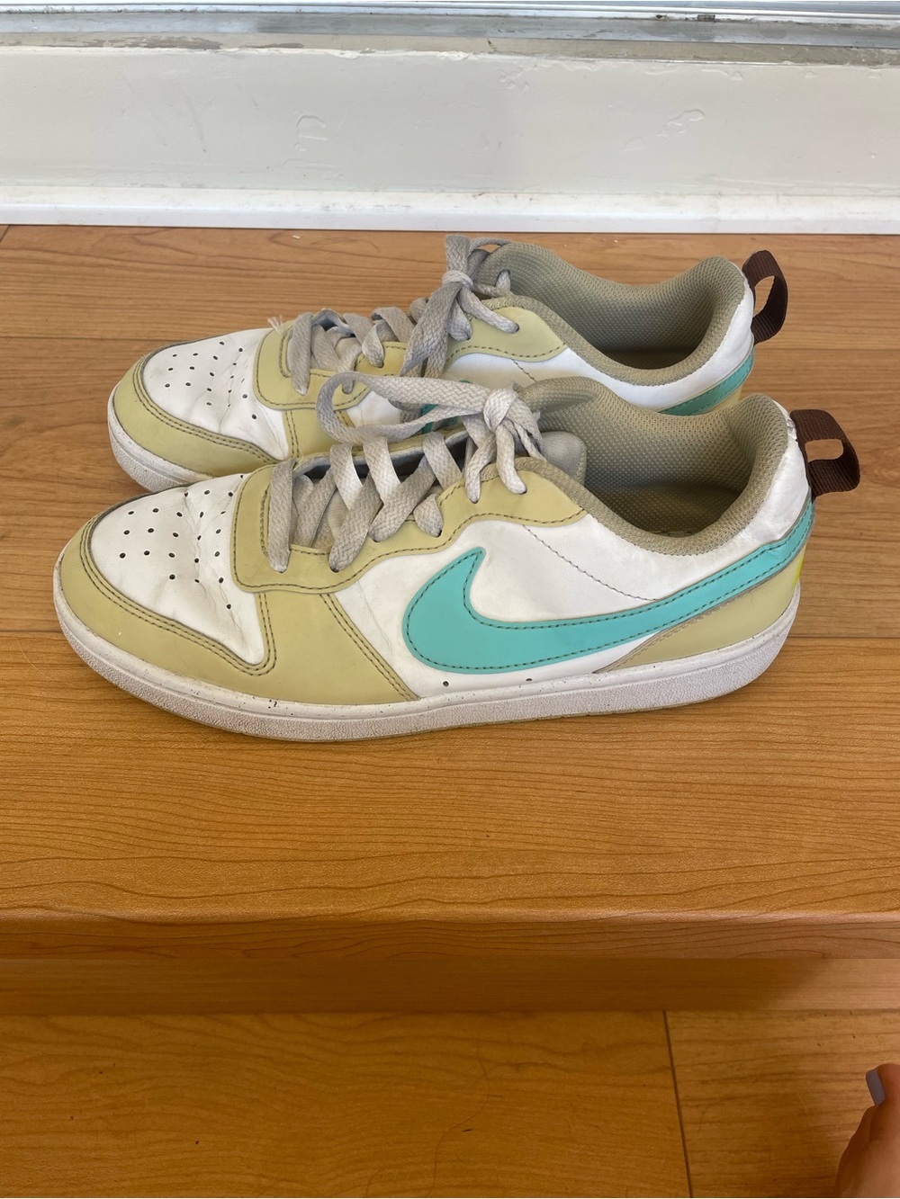 Nike Court Borough Low Recraft GS
Team Gold Green Frost Kids Youth